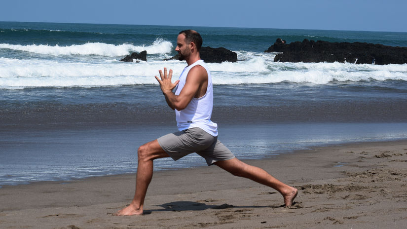 Mellow flow yoga with Ricardo
